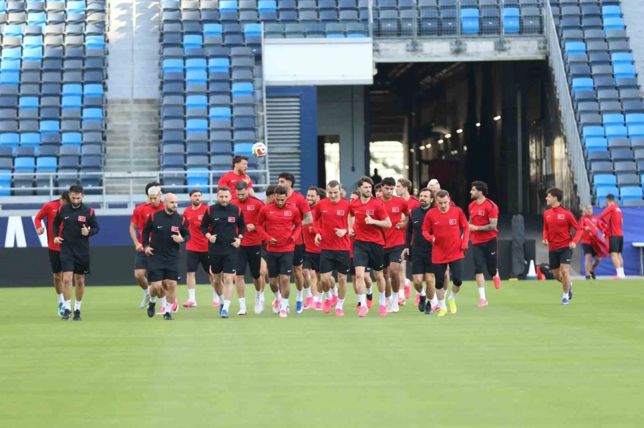 A Milli Futbol Takımı, Los Angeles&rsquo;taki ilk antrenmanını yaptı
