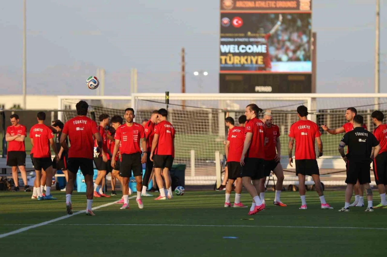 A Milli Futbol Takımı&rsquo;nda Paraguay ma&ccedil;ının hazırlıkları başladı
