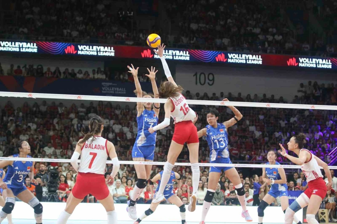 A Milli Kadın Voleybol Takımı, &Ccedil;in&rsquo;i 3-2 mağlup etti
