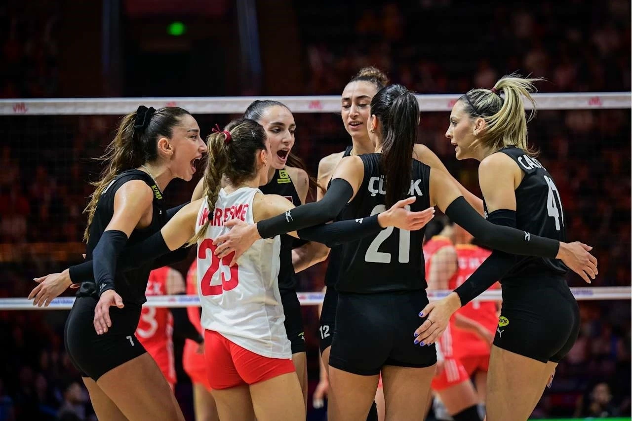 A Milli Kadın Voleybol Takımı’ndan 4’te 4

