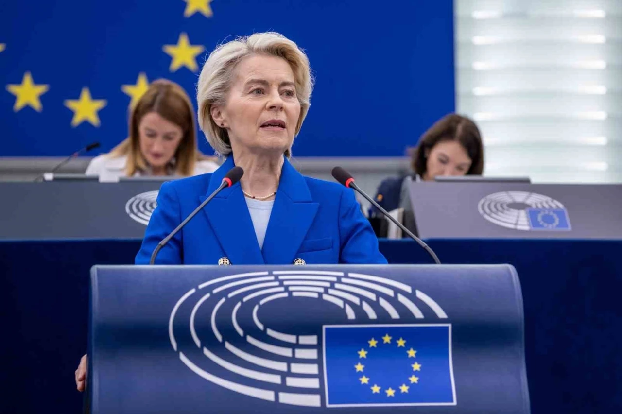 AB Komisyonu Başkanı Leyen, Rusya’yı Avrupa’ya karşı hibrit savaş yürütmekle suçladı

