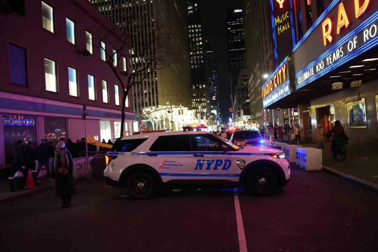 ABD&rsquo;de yeni yıl yoğun g&uuml;venlik &ouml;nlemleri altında coşkuyla kutlandı
