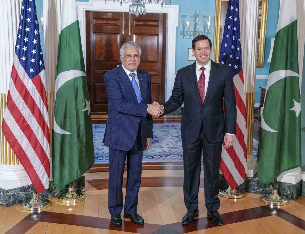 ABD Dışişleri Bakanı Rubio, Pakistanlı mevkidaşı Dar ile bir araya geldi
