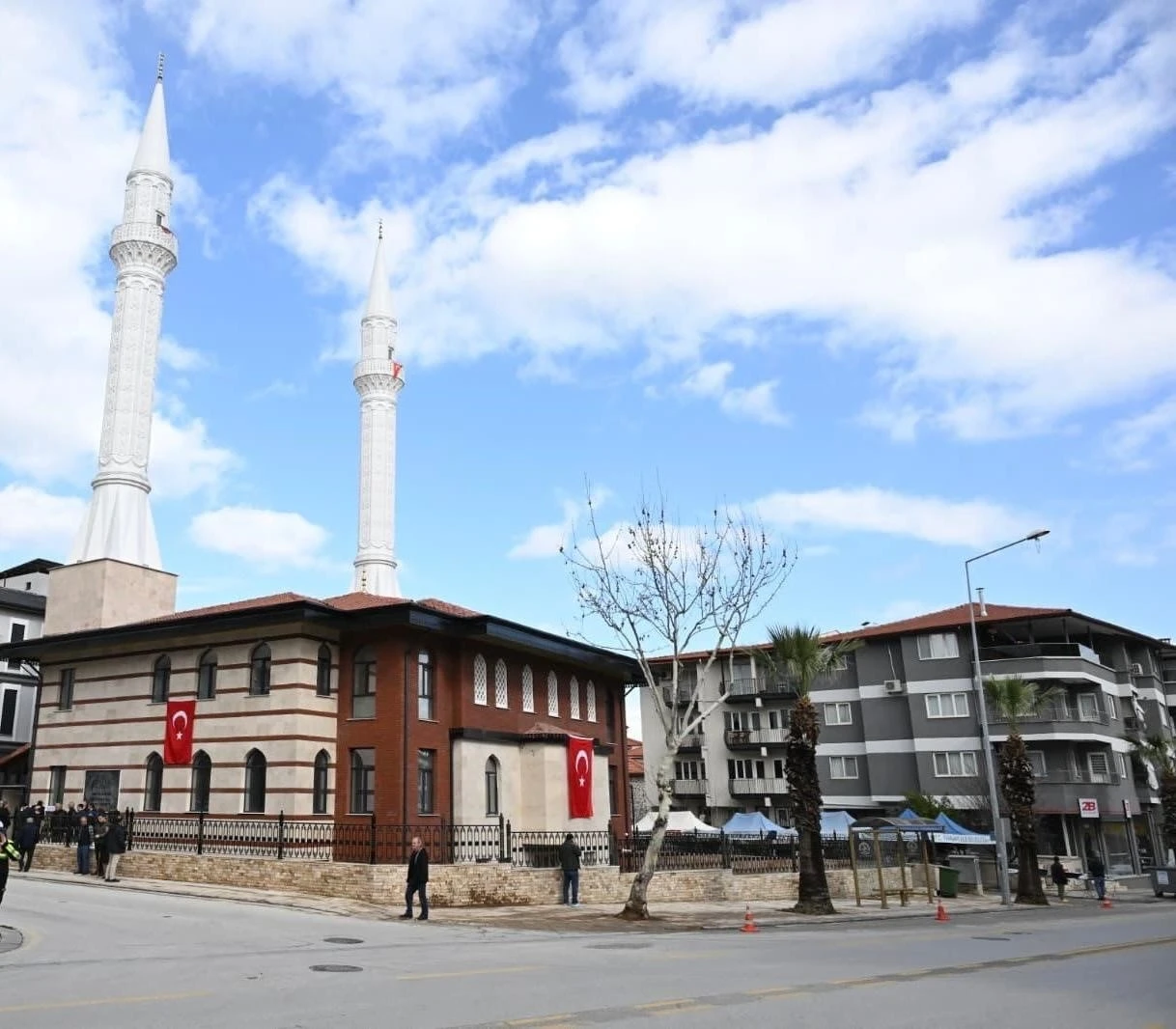 Abd&uuml;lkadir Geylani Camisi ibadete a&ccedil;ıldı
