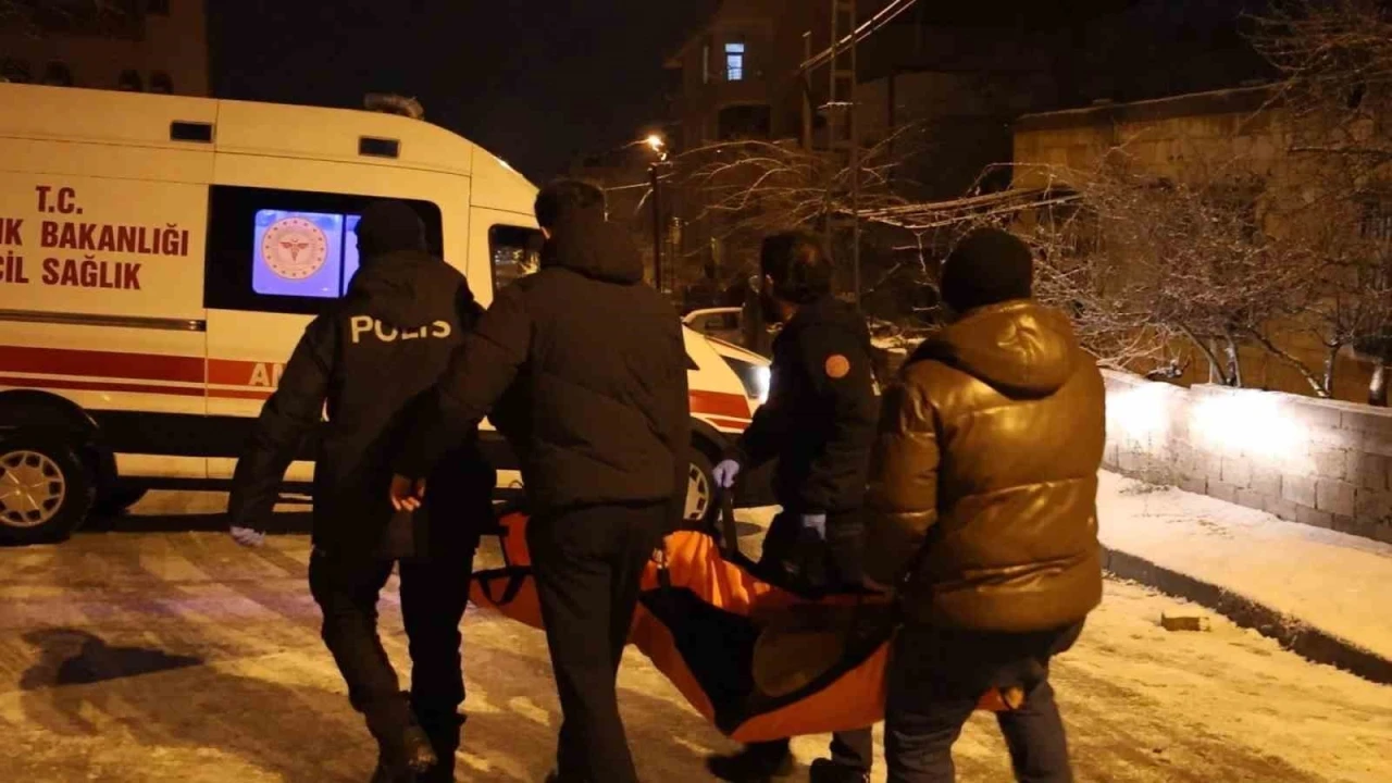 A&ccedil;ık bırakılan ocaktan sızan gaz bir kişi zehirlendi
