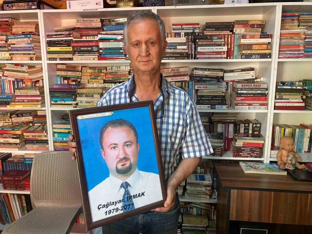 Acılı baba, kaybettiği oğlunun adıyla 14 yılda 14 kütüphane açtı
