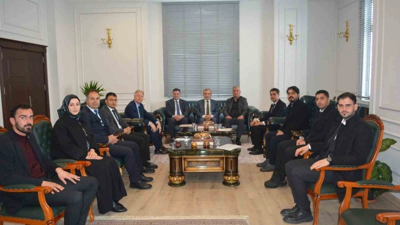 Adaklı&rsquo;da eğitim &ccedil;alışmaları ele alındı
