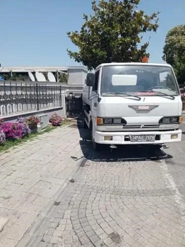 Adalar’da altyapısı kesilen kaçak binaya tankerle su taşındığı iddiası
