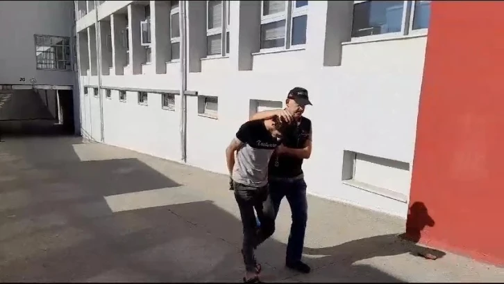 Adana&rsquo;da 10 kilogram sıvı metamfetamini &ldquo;Su şişesine&rdquo; koyan şahıs tutuklandı
