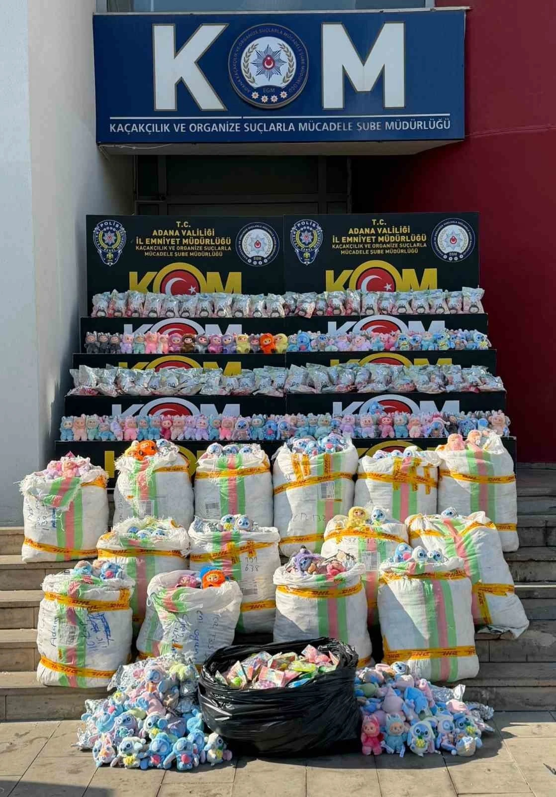 Adana’da 2 bin 605 gümrük kaçağı &quot;Labubu&quot; oyuncak ele geçirildi
