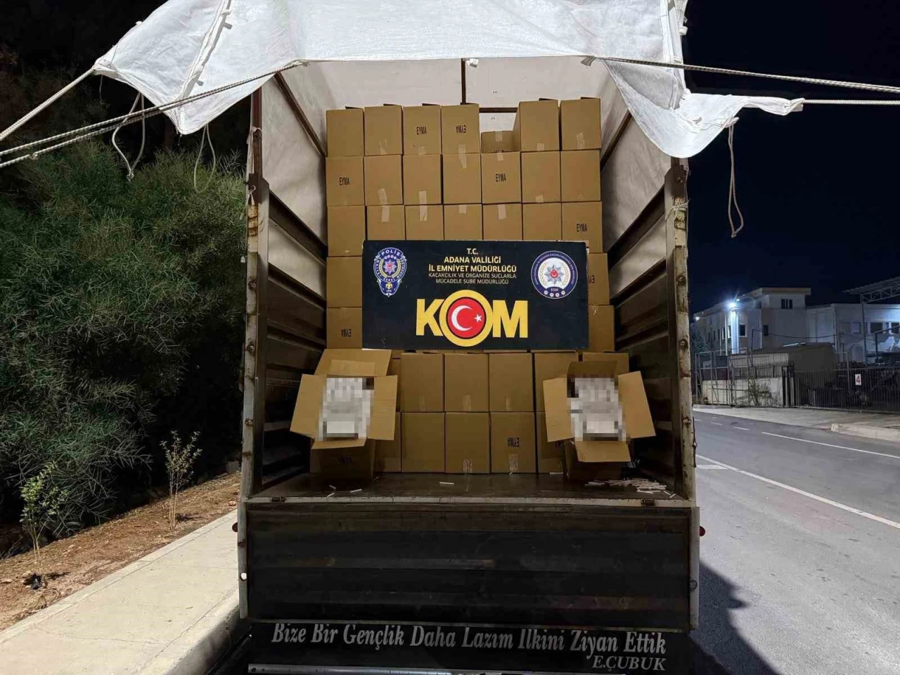 Adana&rsquo;da 7 milyon 820 bin TL&rsquo;lik makaron ele ge&ccedil;irildi: 4 tutuklama
