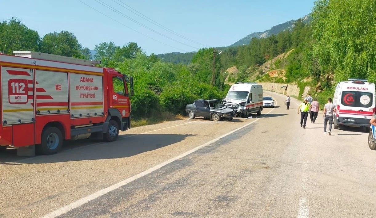 Adana’da ambulans ile otomobil çarpıştı: 1 ölü, 3 yaralı

