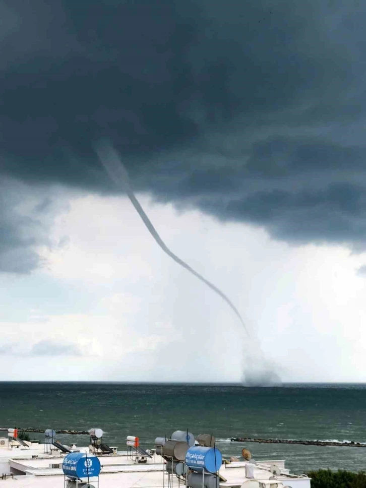Adana&rsquo;da denizde hortum &ccedil;ıktı

