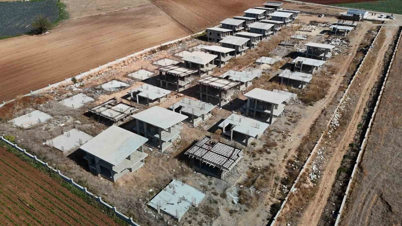 Adana’da ev hayali kuran vatandaşlar mağdur oldu