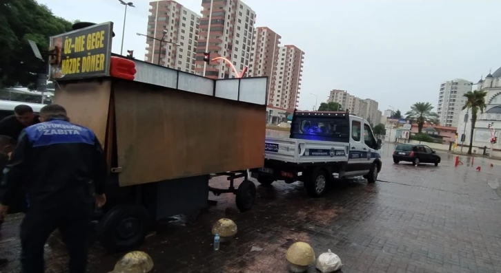 Adana&rsquo;da &ldquo;gece d&ouml;nercileri&rdquo;ne zabıta şoku
