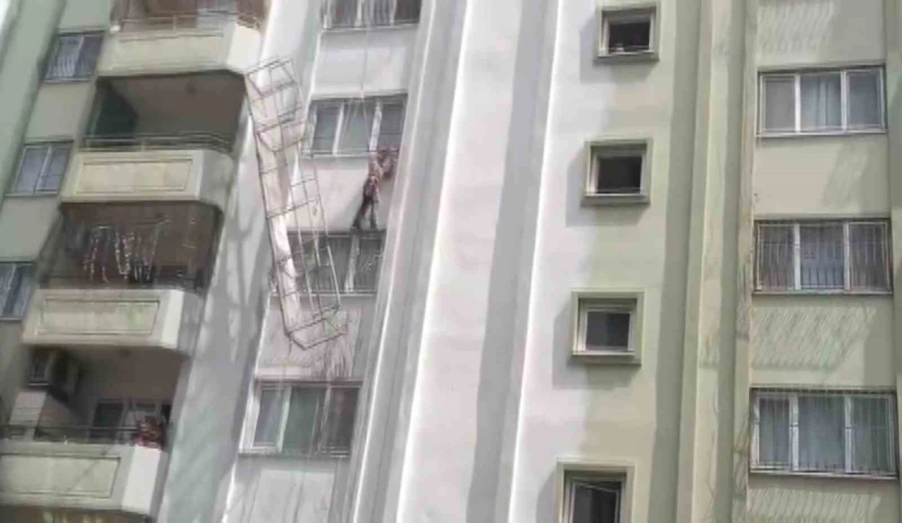 Adana’da iskelenin halatı koptu, işçi ölümden döndü