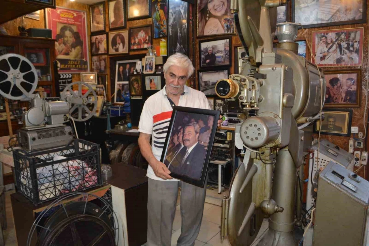 Adana&rsquo;da Kadir İnanır anısına &uuml;cretsiz sinema g&ouml;sterimi yapılıyor
