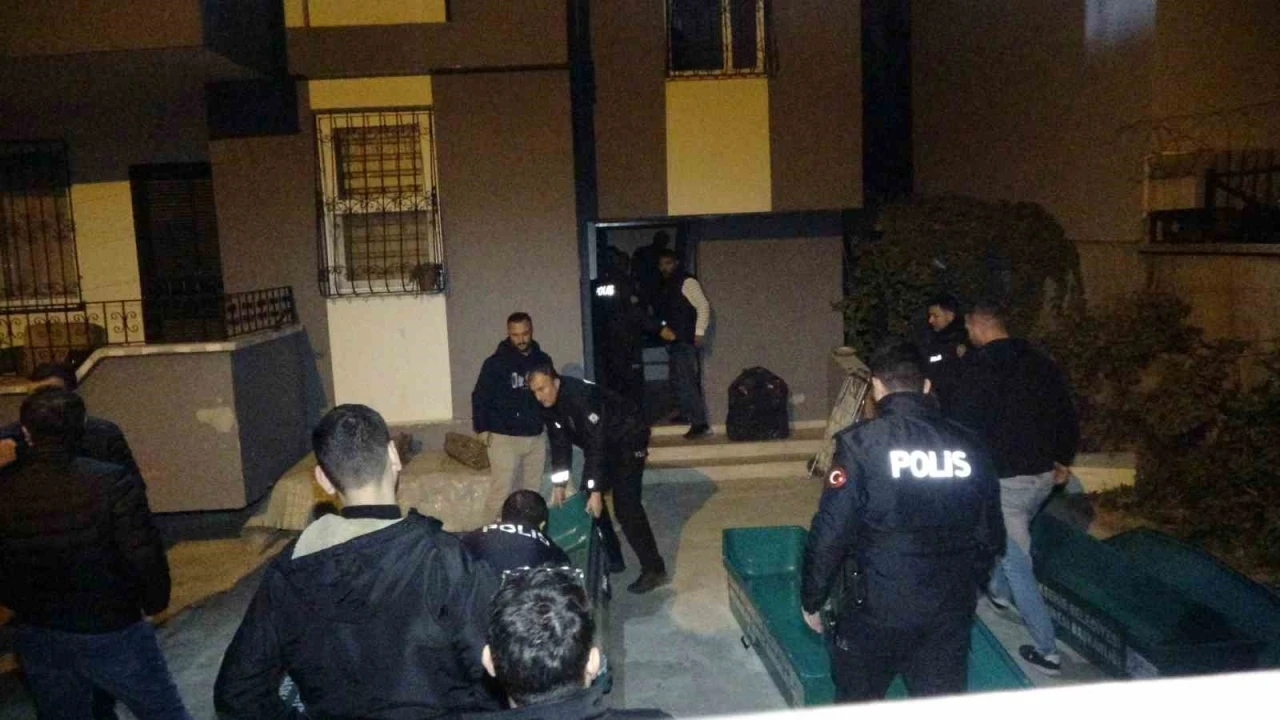 Adana&rsquo;da kan donduran olay: Baba, &ccedil;ocuklarını &ouml;ld&uuml;r&uuml;p intihar etti
