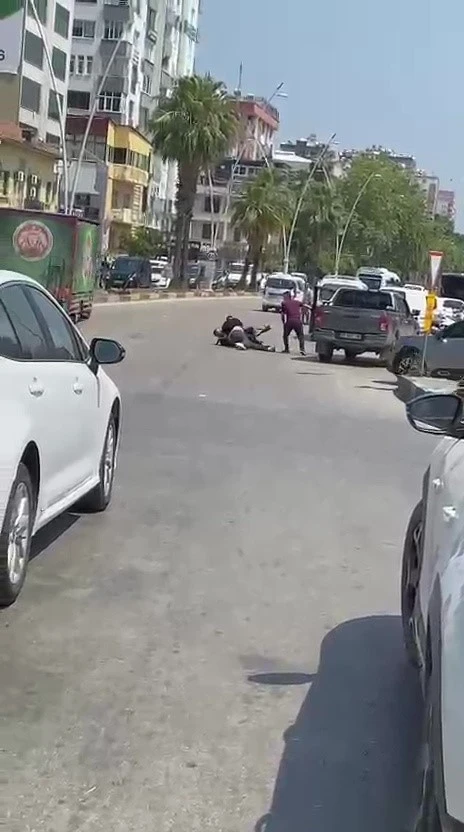 Adana&rsquo;da kavga sırasında &ccedil;ıkan pompalı t&uuml;fek paniğe neden oldu

