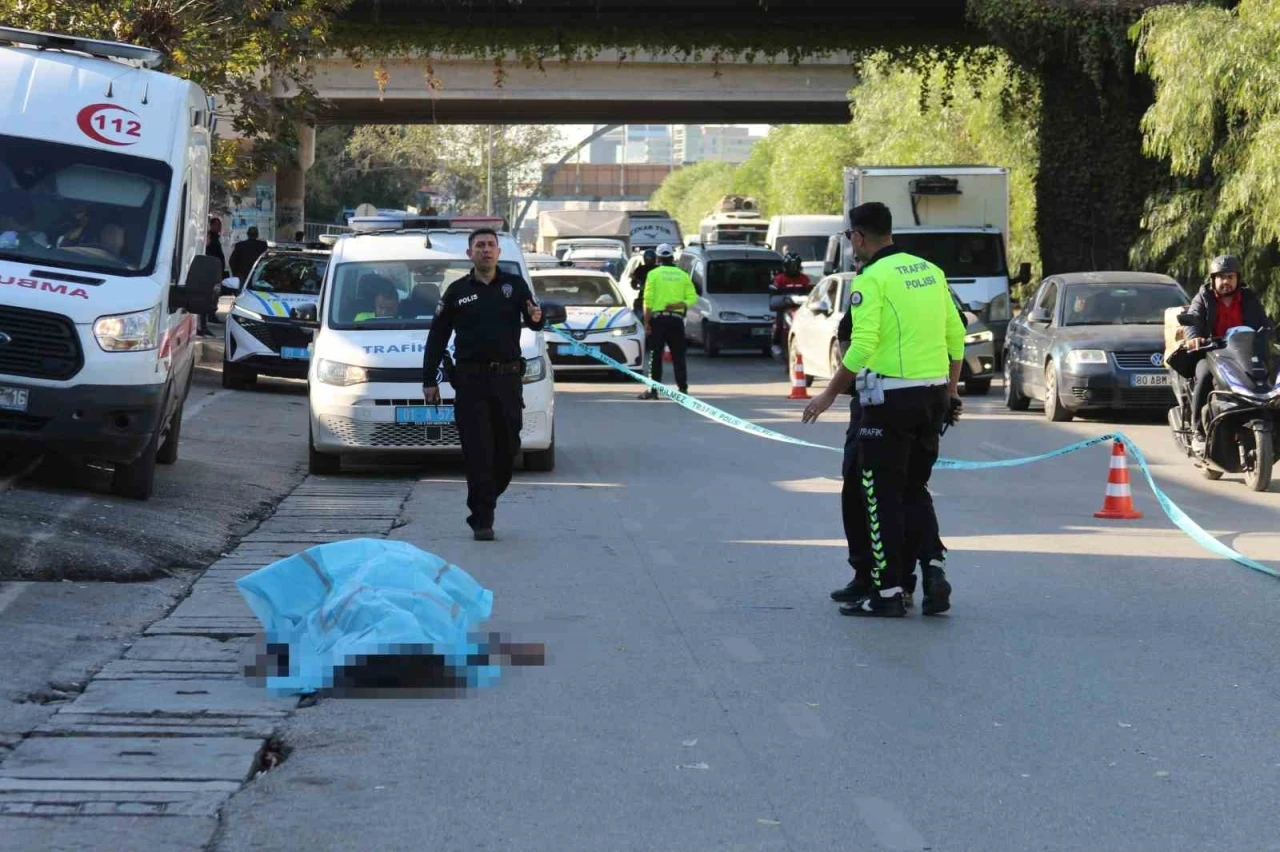 Adana’da otomobilin çarptığı yaşlı adam öldü
