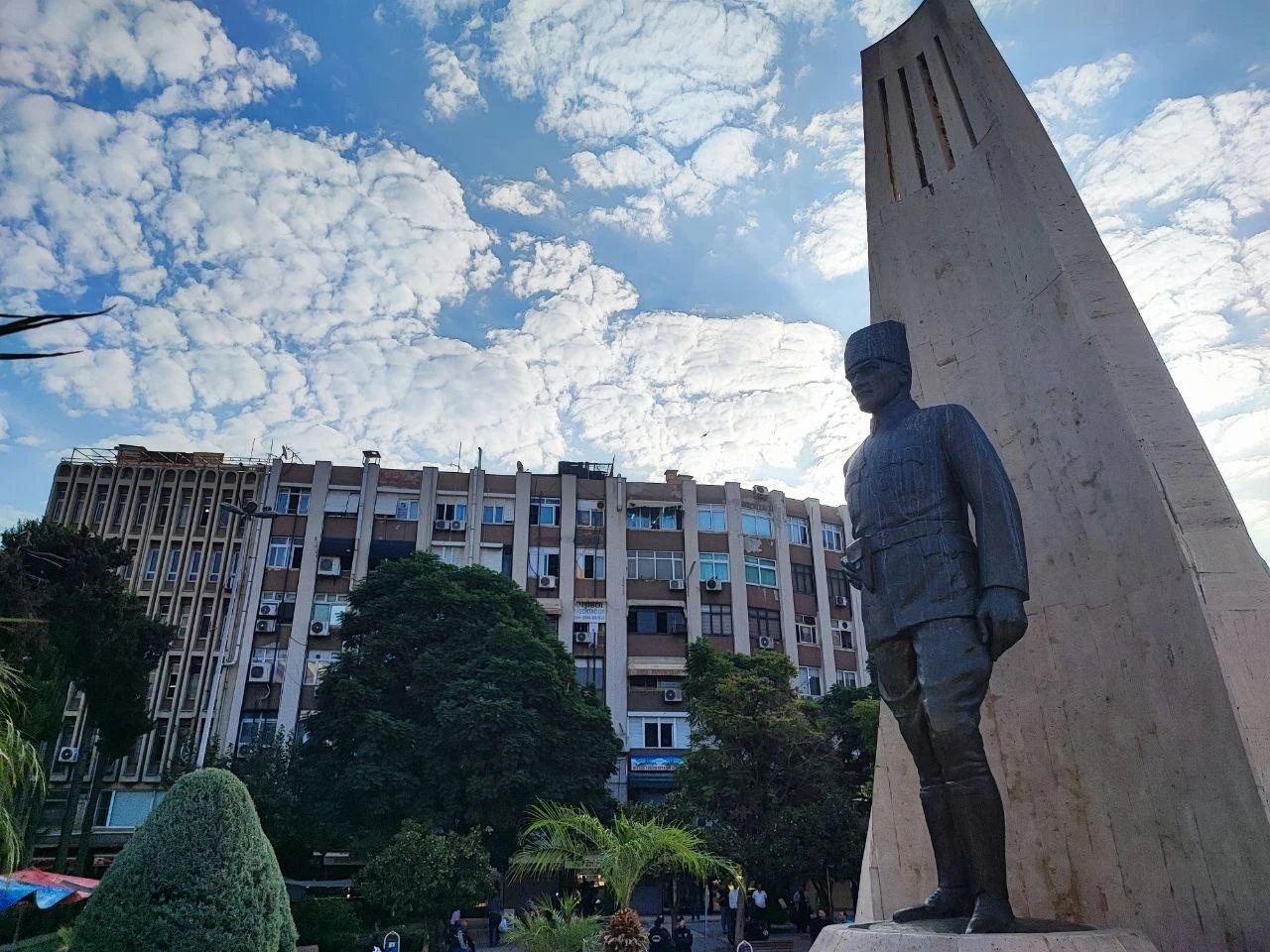 Adana’da saat 9’u 5 geçe hayat durdu
