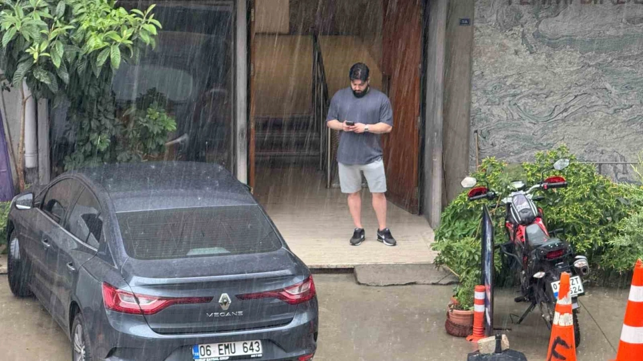 Adana&rsquo;da temmuzda sağanak yağış etkili oldu
