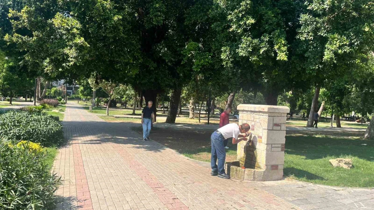 Adana&rsquo;da termometreler 33 dereceyi g&ouml;sterdi
