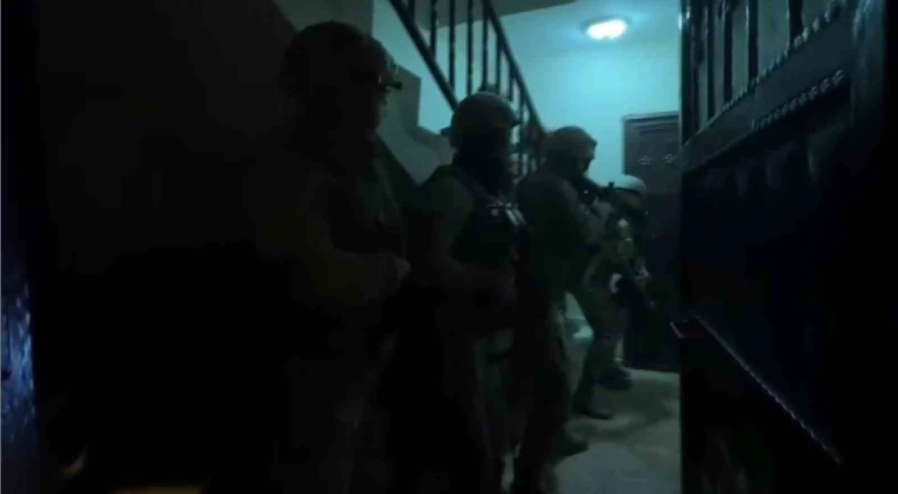 Adana&rsquo;da torbacılara şafak operasyonu: 18 tutuklama
