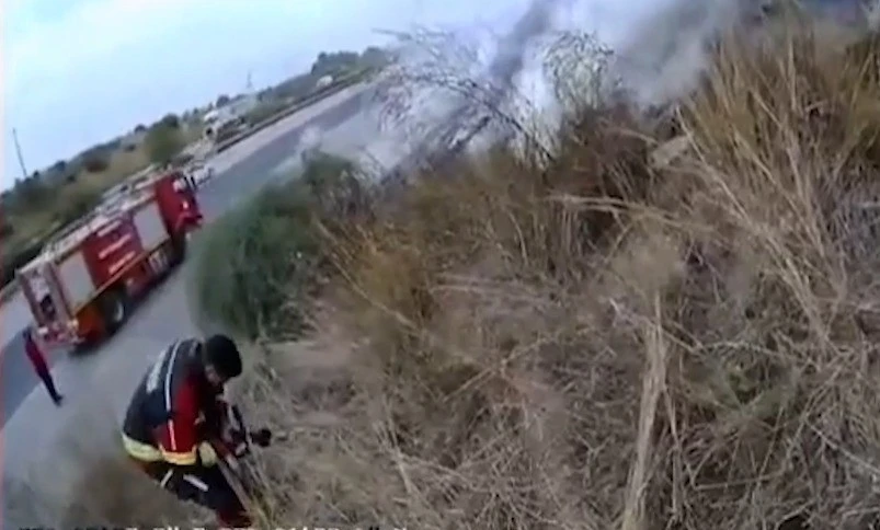 Adana-Mersin otoyolunda kontrolden çıkan otomobil alev aldı
