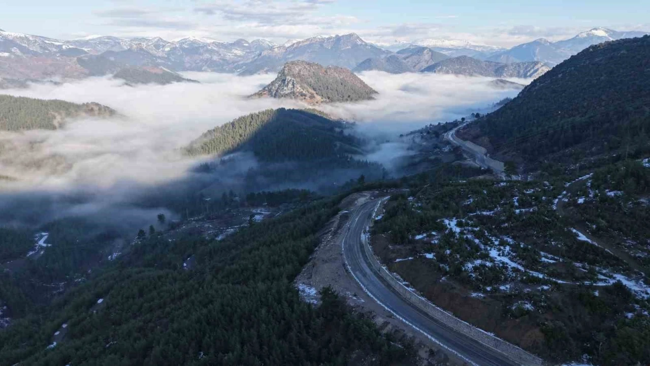 Adana&rsquo;nın Feke il&ccedil;esinde mest eden sis manzarası

