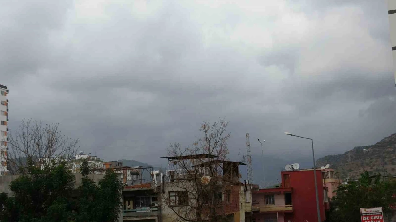 Adana’nın yüksek kesimlerinde kar ve dolu yağışı