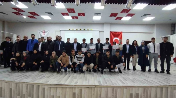 Adilcevaz&rsquo;da liseler arasında bilgi yarışması yapıldı
