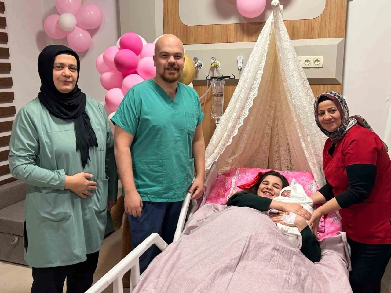 Adıyaman&rsquo;da 2026 yılınının ilk bebeği "R&uuml;ya" oldu
