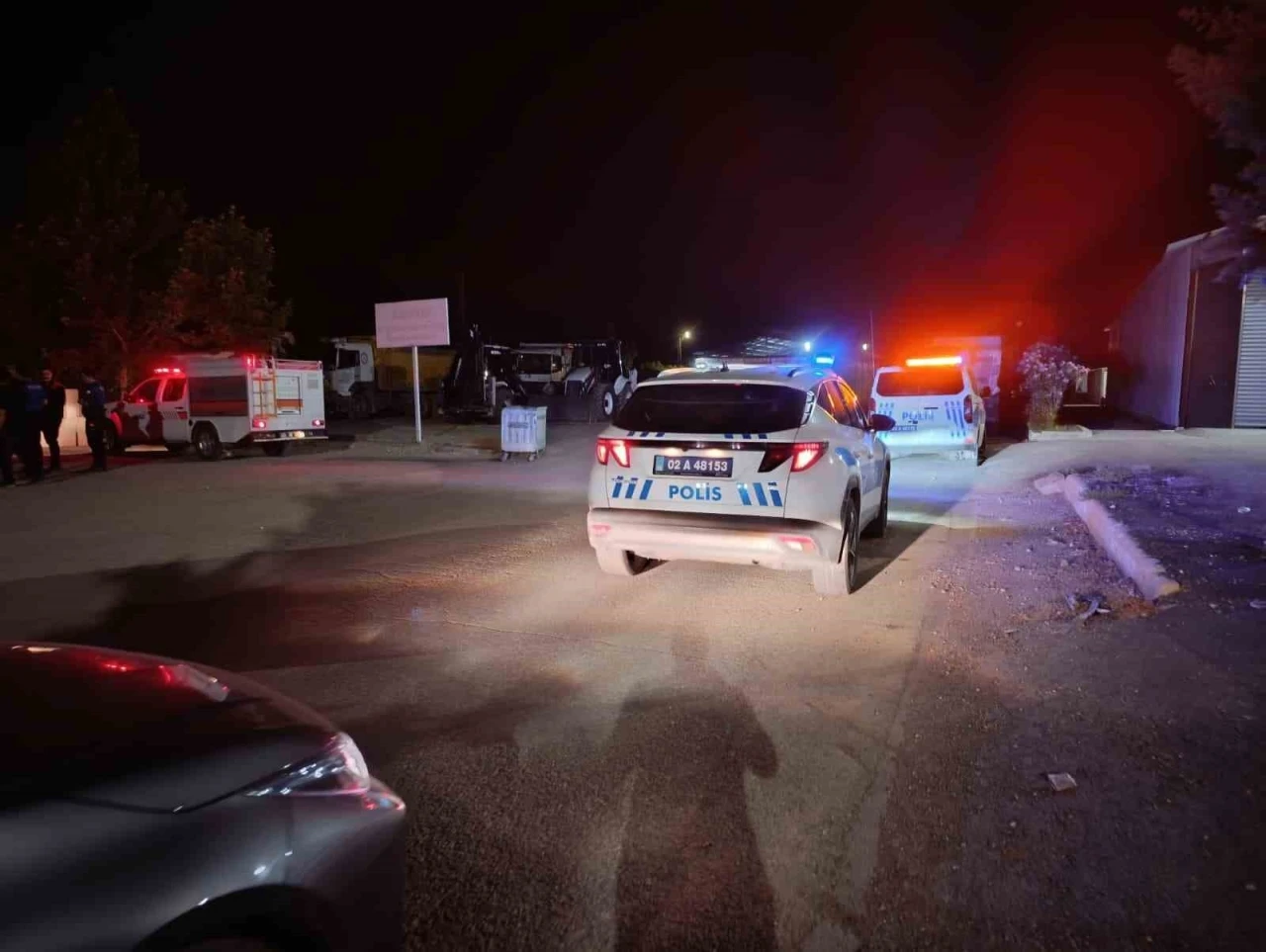 Adıyaman&rsquo;da boş alanda klor gazı paniği
