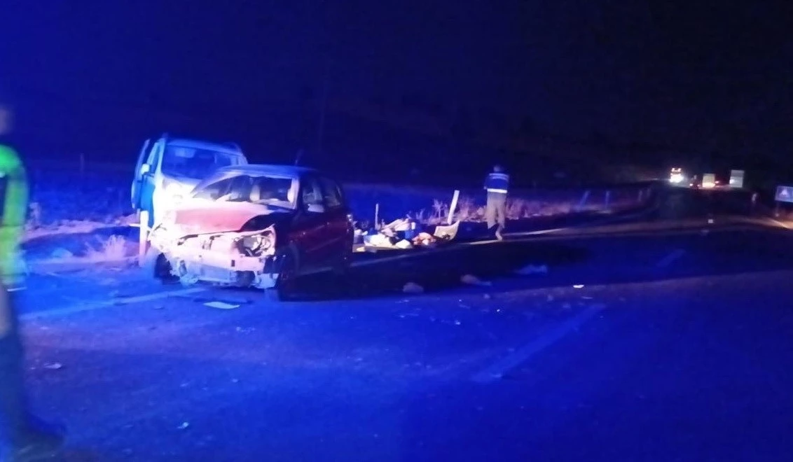 Adıyaman’da iki otomobil çarpıştı: 2 yaralı
