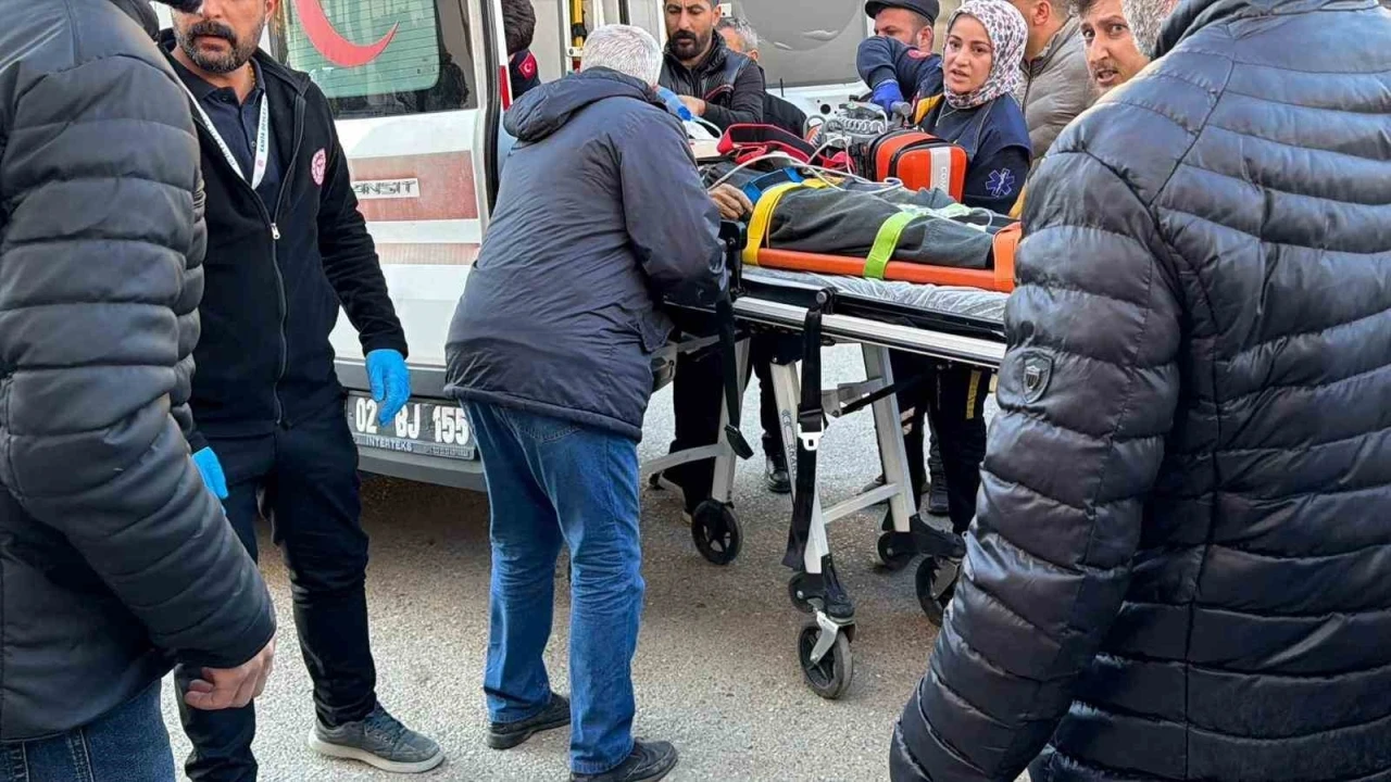 Adıyaman&rsquo;da trakt&ouml;r devrildi:1 &ouml;l&uuml;
