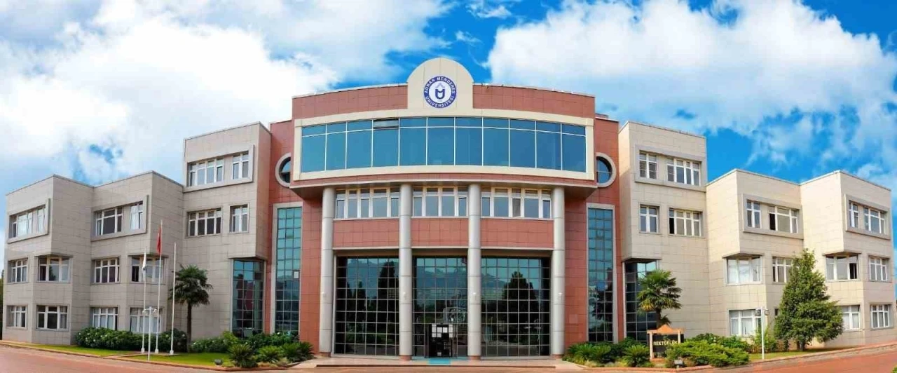 AD&Uuml;&rsquo;de 3 b&ouml;l&uuml;m&uuml;n eğitim kalitesi tescillendi
