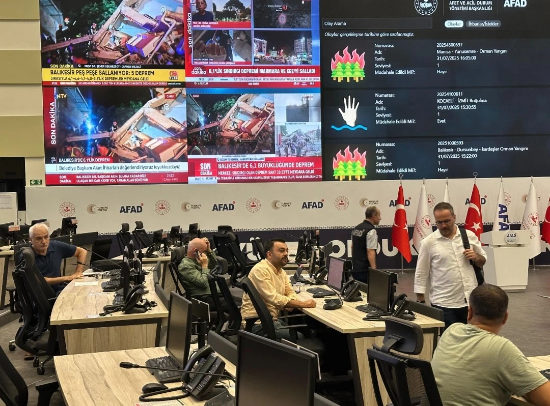 AFAD: &quot;6.1 büyüklüğündeki depremin hemen ardından Türkiye Afet Müdahale Planı devreye alınmıştır&quot;

