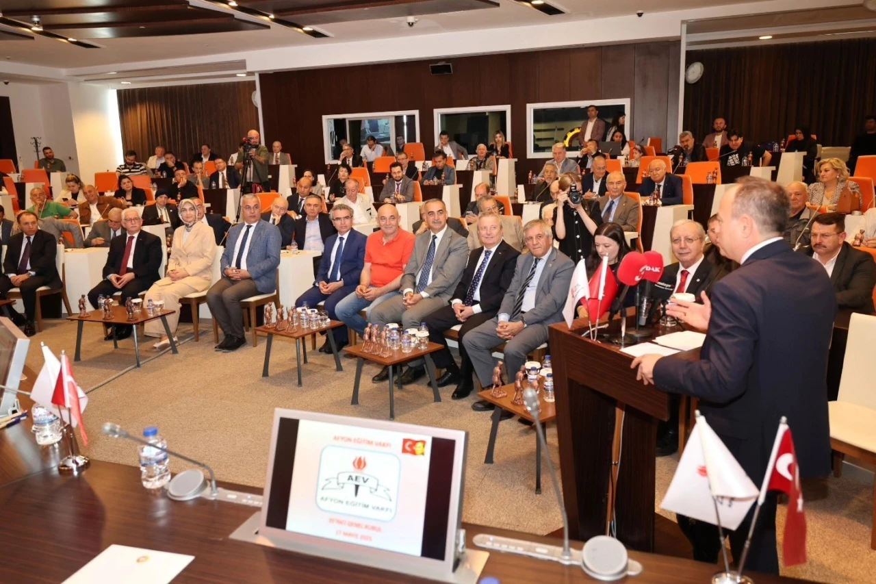 Afyon Eğitim Vakfı’ndan 910 öğrenciye karşılıksız burs desteği
