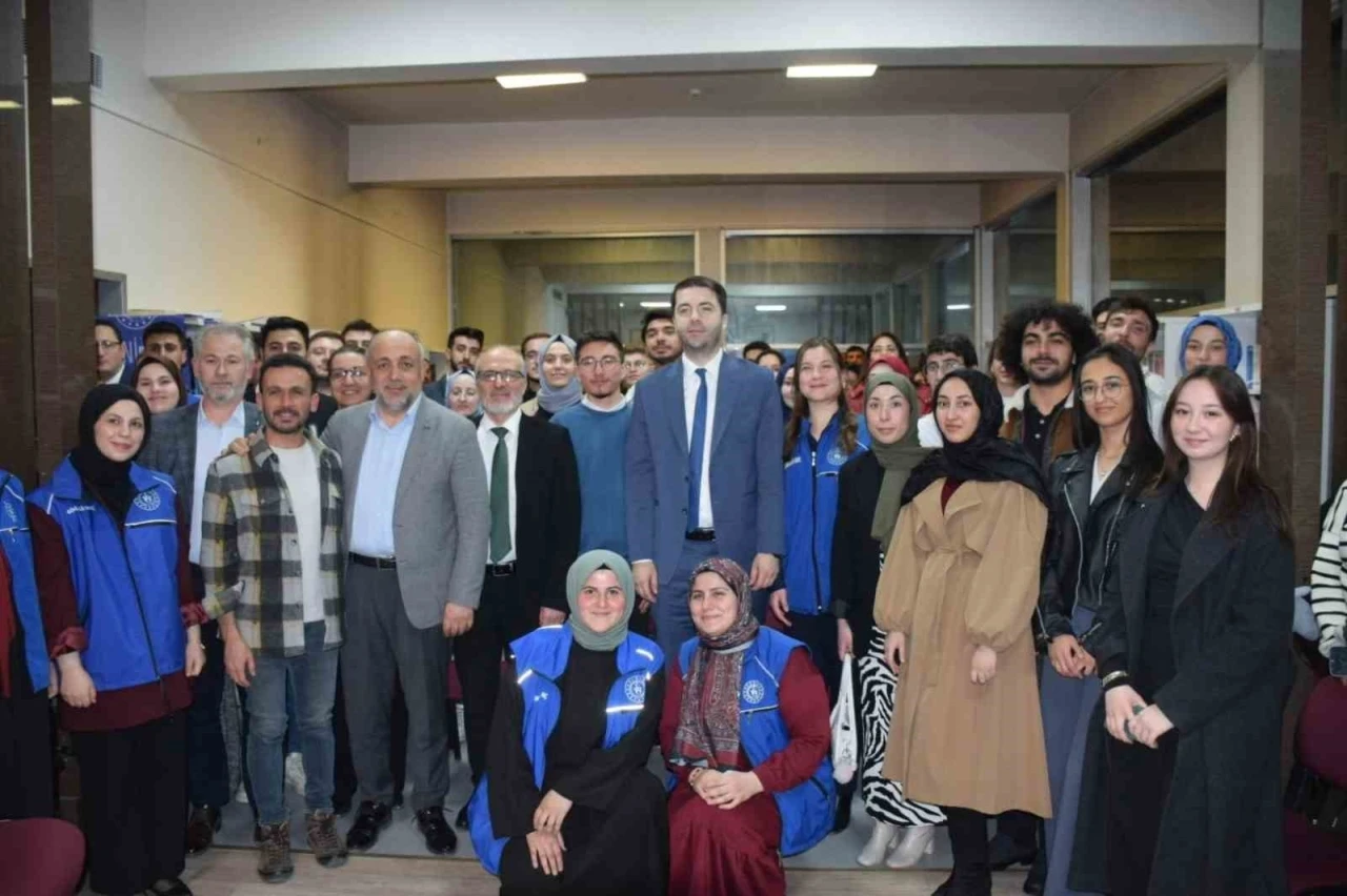 Afyonkarahisar’da gençlere ÜNİDES programı anlatıldı