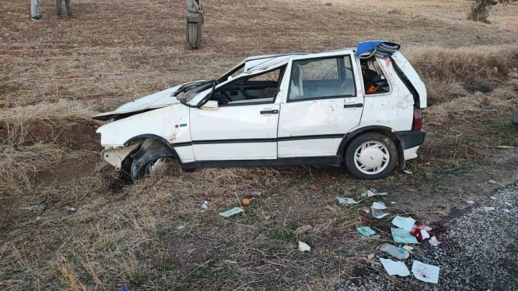 Afyonkarahisar&rsquo;da otomobil şarampole devrildi 4 yaralı
