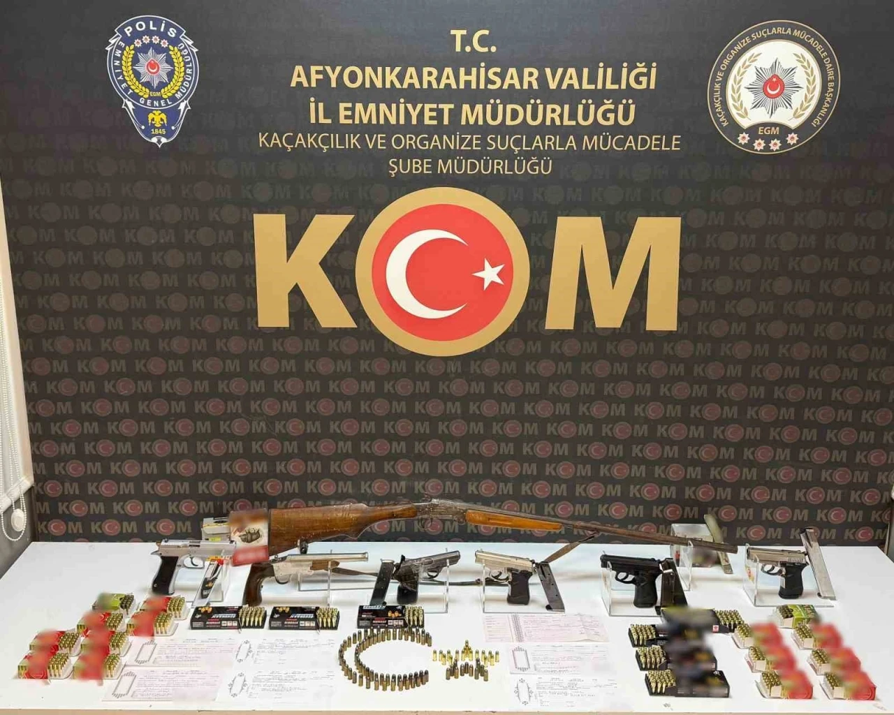 Afyonkarahisar&rsquo;da tefeci operasyonu: 5 g&ouml;zaltı
