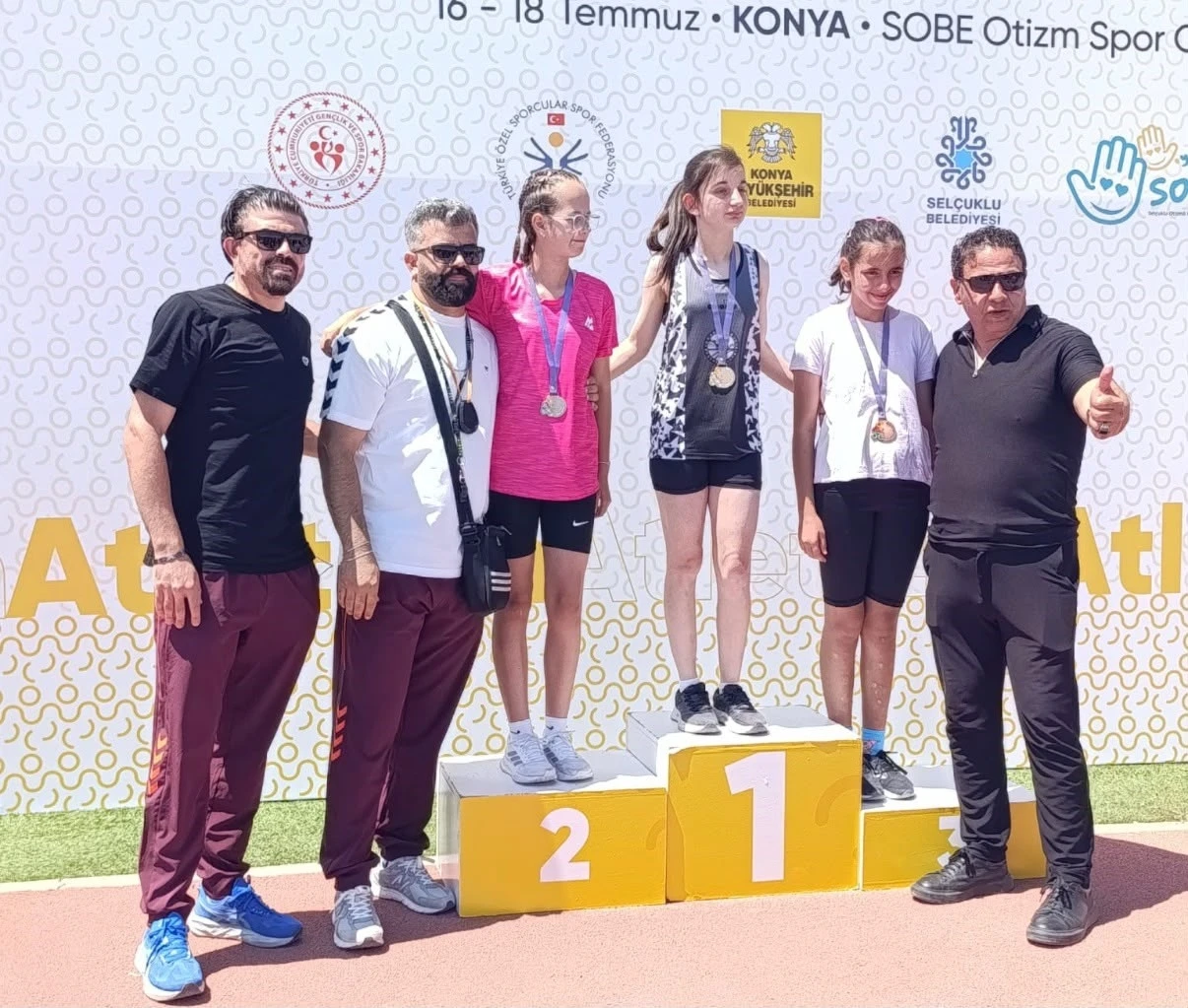 Afyonkarahisarlı sporculardan SOBE Otizm Spor Oyunları&rsquo;nda madalya başarısı
