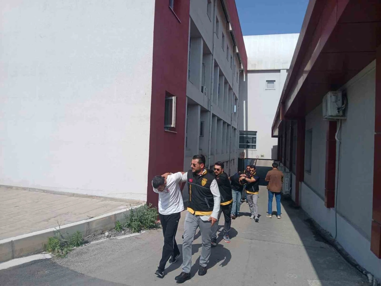 Ağabeye gelip kardeşi vurmuşlar: Vurulan genç 58 günlük hayat mücadelesini kaybetti
