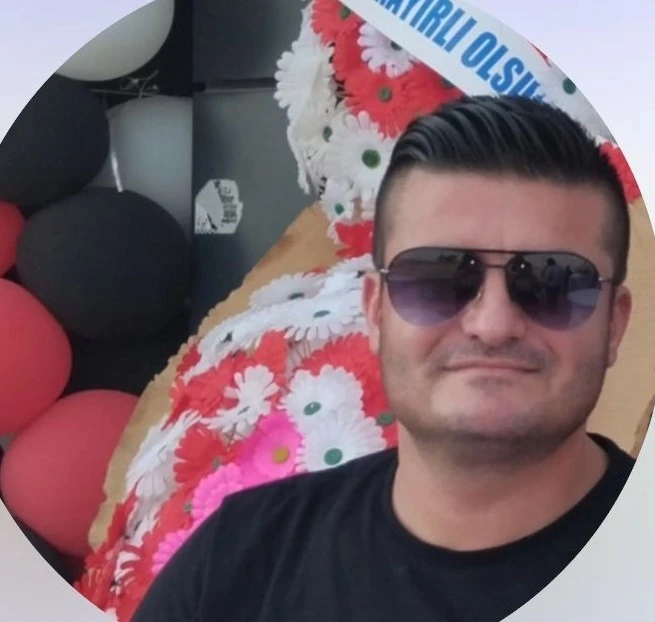 Ağaca çarpan motosikletli hayatını kaybetti
