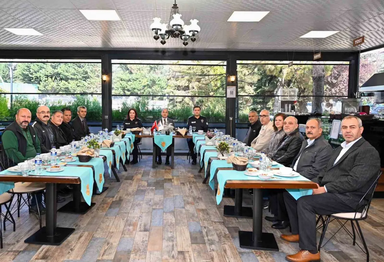 Emniyetin emektarlarıyla vefa ve teşekkür buluşması