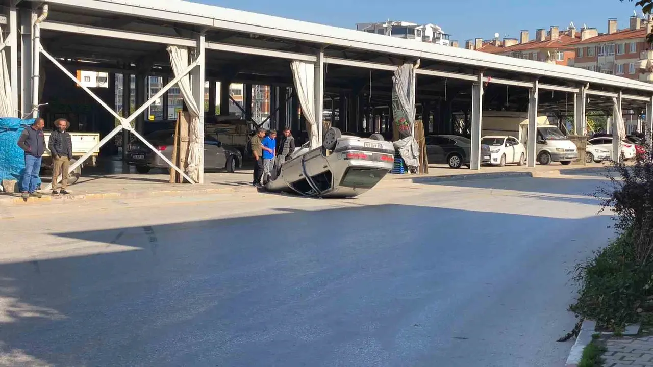 Tokat’ta kazada otomobil ters döndü: 3 yaralı