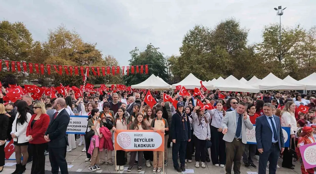 Düzce’de komandolardan Cumhuriyet Bayramı’na özel gösteri