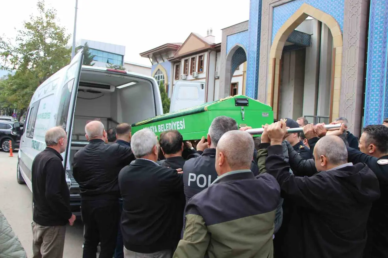 İşe giderken bisikletiyle kaza yapan adliye çalışanı hayatını kaybetti