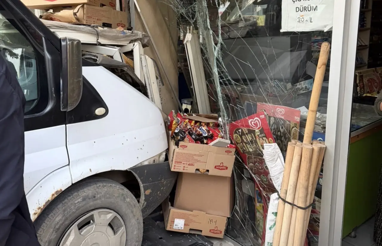 Yüksekova’da ik ayrı trafik kazası: 10 yaralı